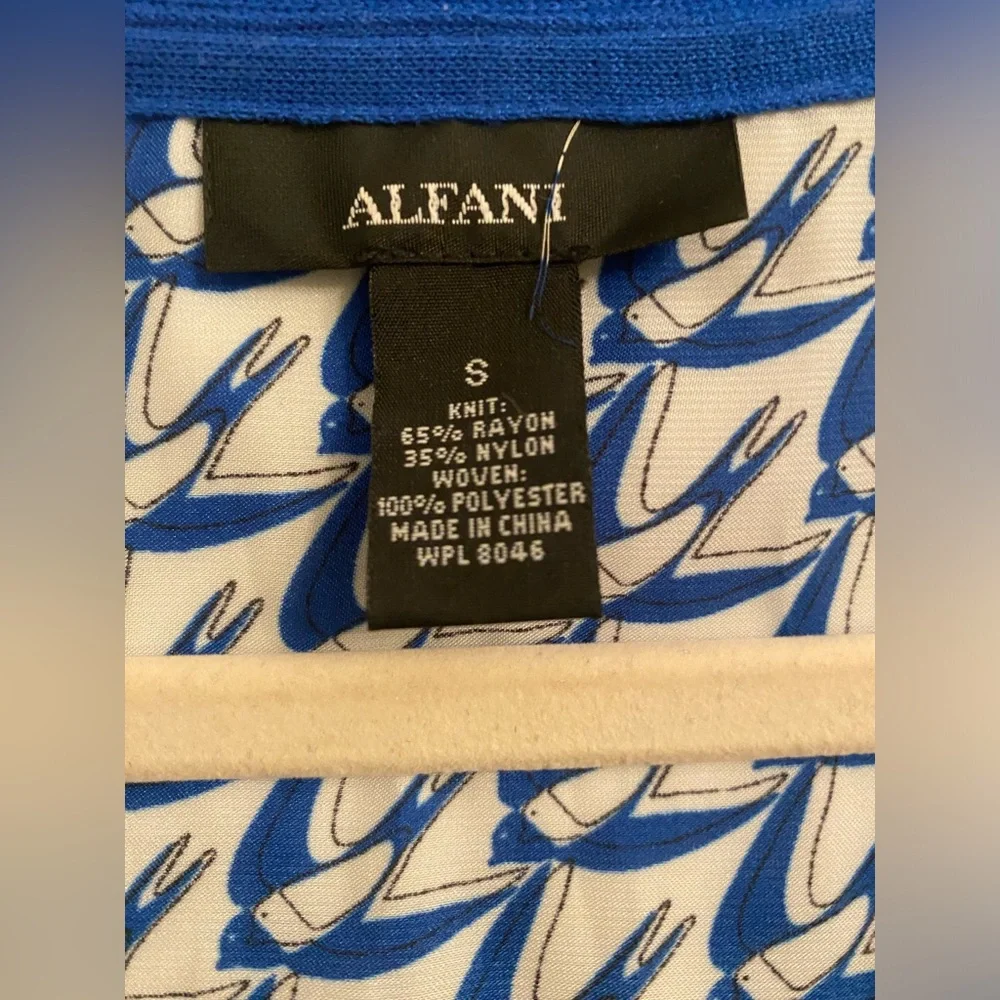 Alfani blue cardigan with bird/swallow pattern on the inside and back - Picture 4 of 4